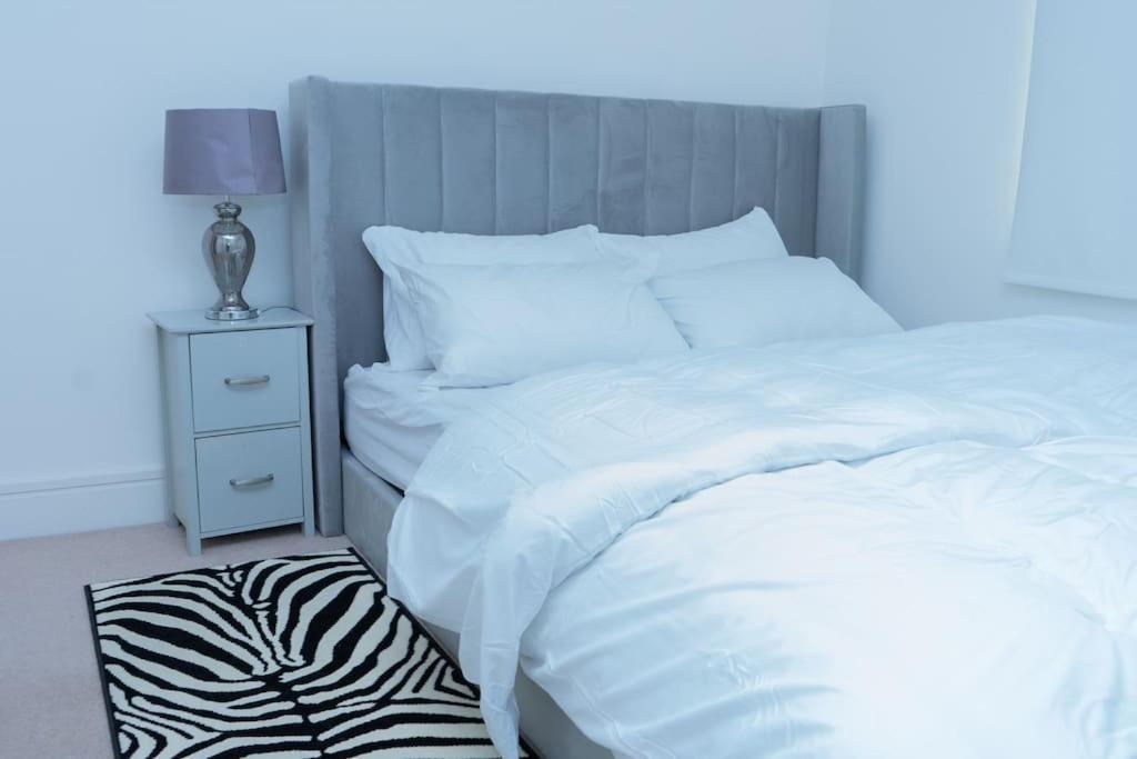 1 Bed Luxury Comfortable Apt Londýn Exteriér fotografie
