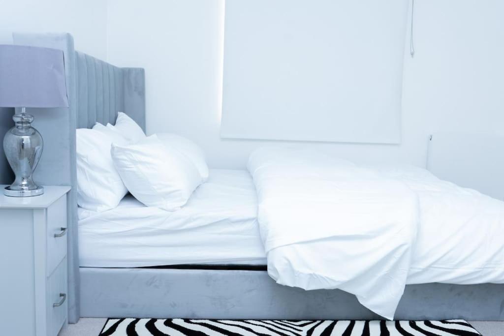 1 Bed Luxury Comfortable Apt Londýn Exteriér fotografie